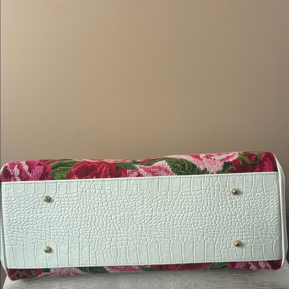 Satchel - Picture 2 of 5
